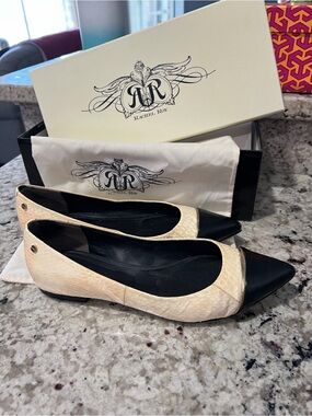 RACHEL Rachel Roy Two-Tone Black and Cream Pointed Toe Flats. Size 6.